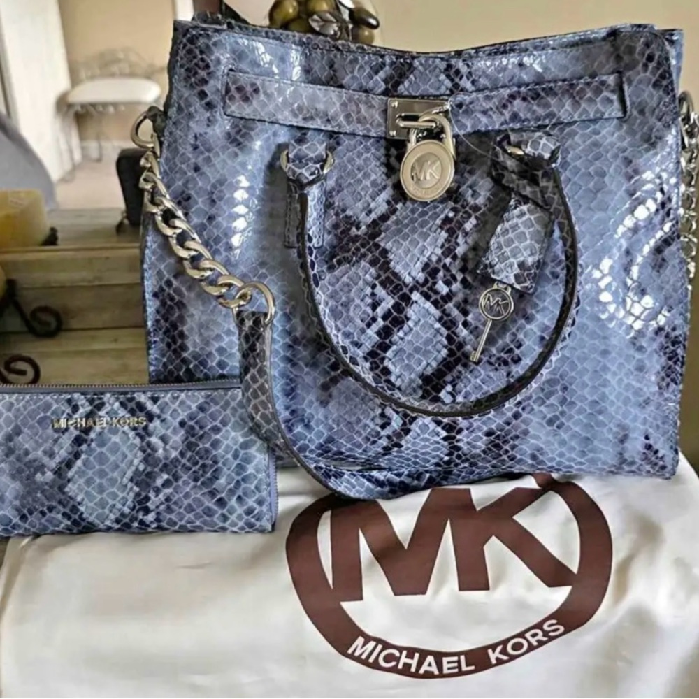 Michael Kors Blue Snake Print Tote Bag and wallet NWOT - Picture 3 of 5